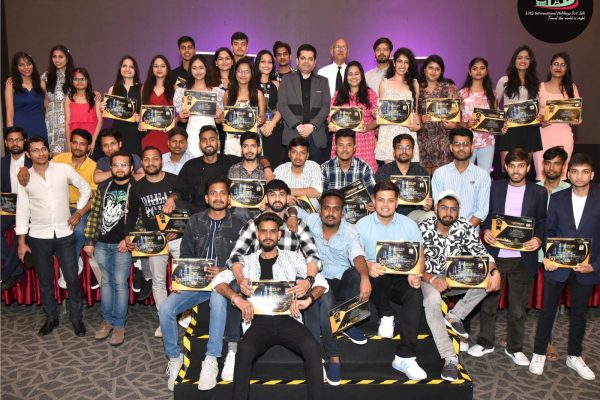 Ishan Taneja congratulates the students of Accurate Institute of Management and Technology on completing the Global Immersion Program